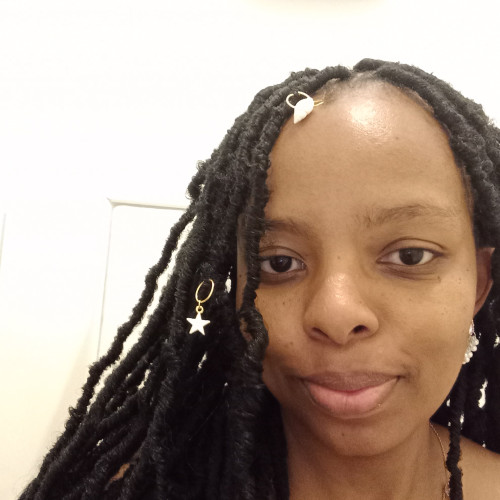 Dee M. profile photo