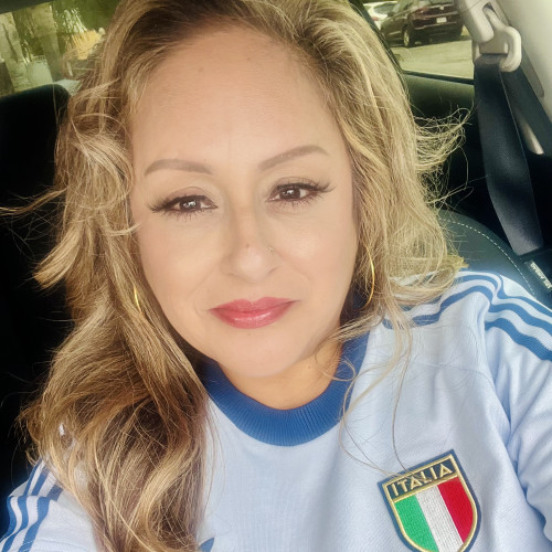 April  R. profile photo
