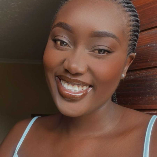 Thania M. profile photo