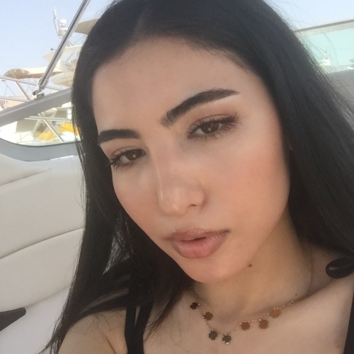 Hajar  E.