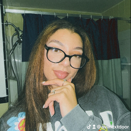 Genae  G. profile photo
