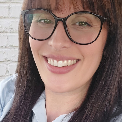 Ana R.