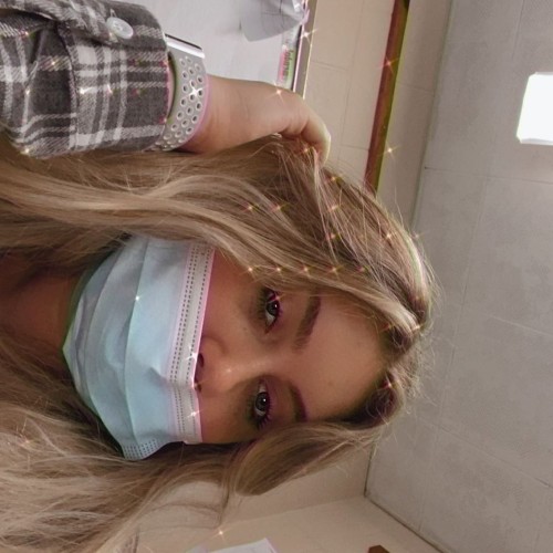 Ariana G.