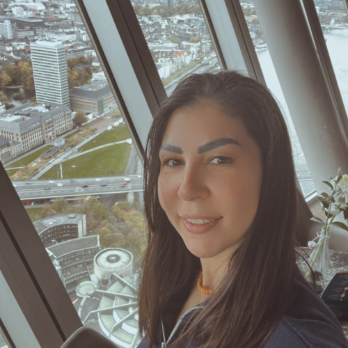 Eleni m. profile photo