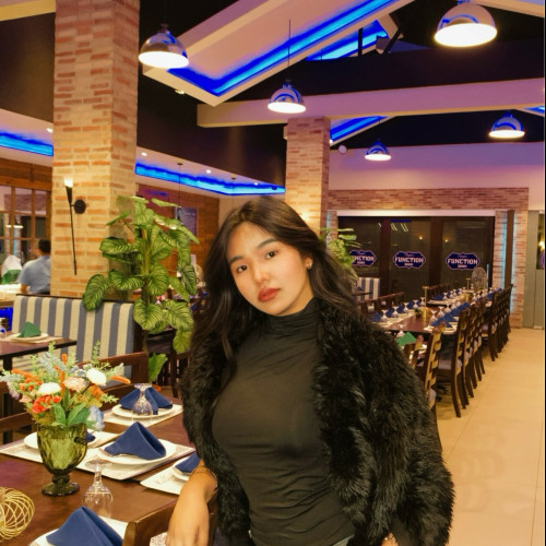SuzeaFayna L. profile photo