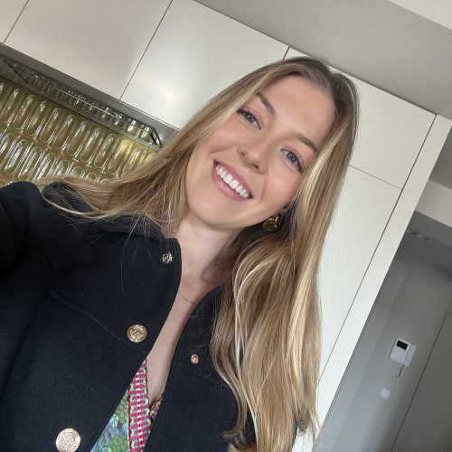 Leonie M.