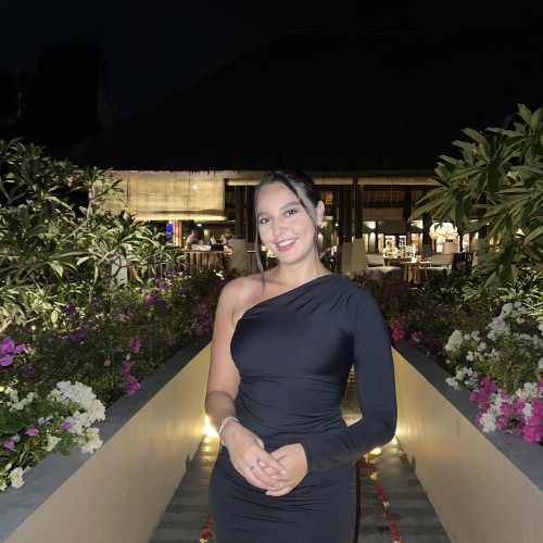 Dounia C.