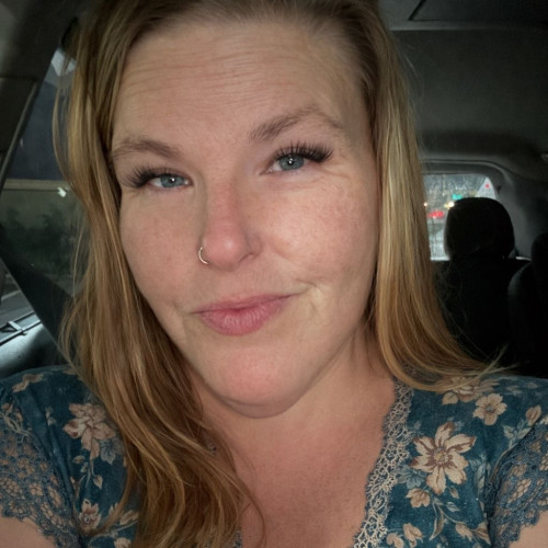 Julie M. profile photo