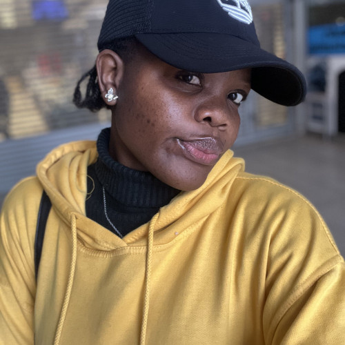 yllen L. profile photo
