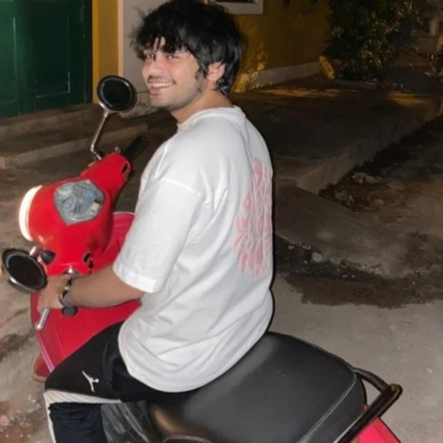 Gaurav R.