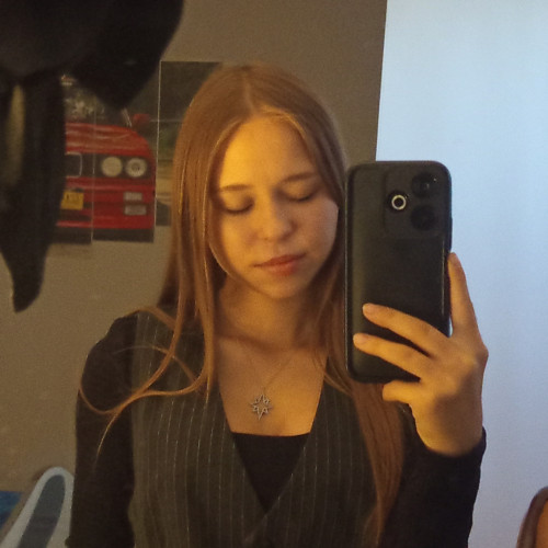 Anelina H. profile photo