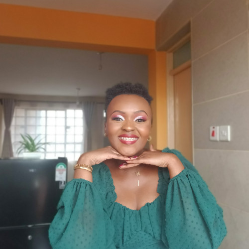 Vee W. profile photo