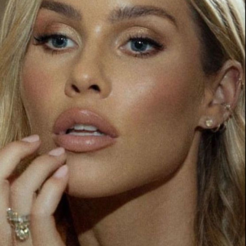 Ana D.