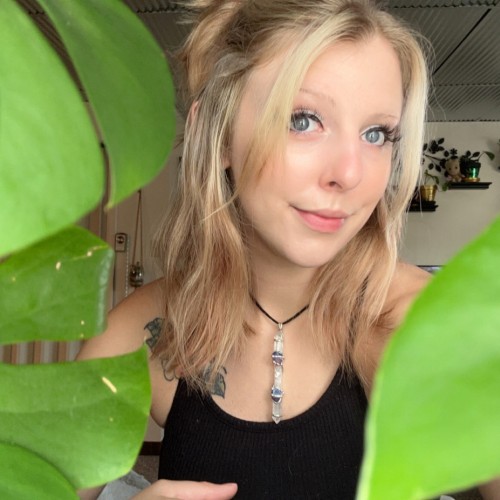 Skye H.
