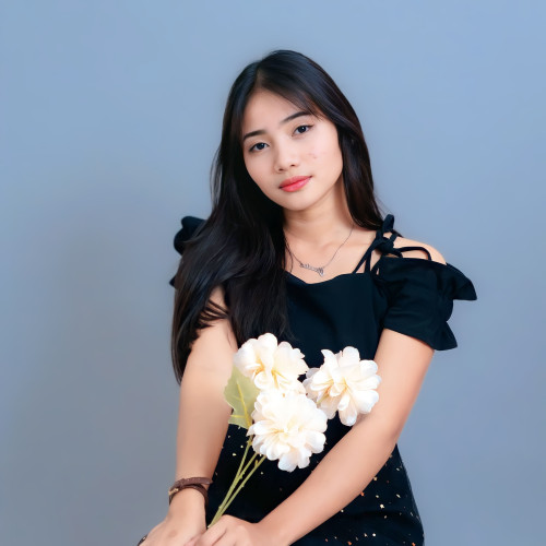 Claudine S. profile photo