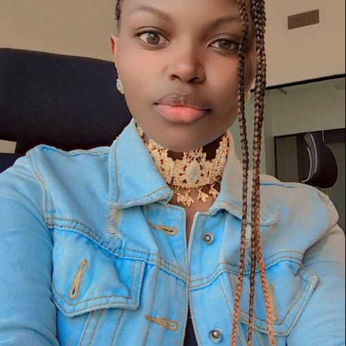 Evelyne N. profile photo