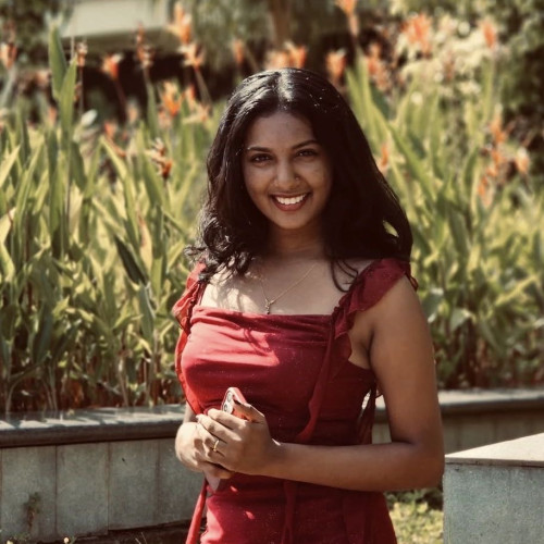 nilu j. profile photo