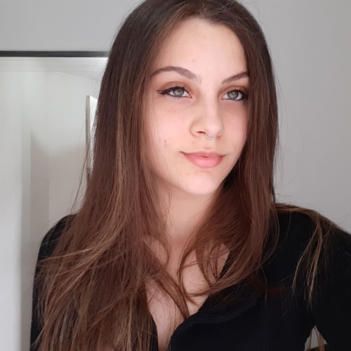 María D.