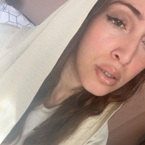 Nora b. profile photo