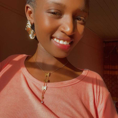 vee B. profile photo