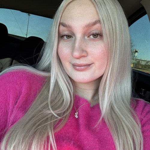 Chloe M. profile photo
