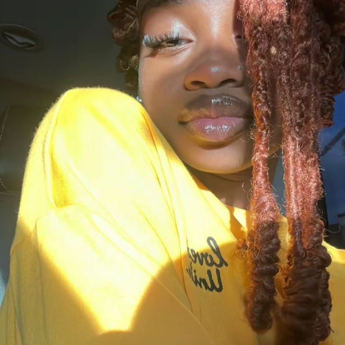 Mia E. profile photo