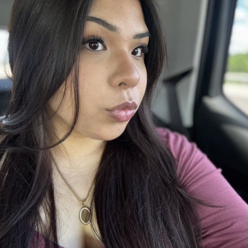 Itzel G. profile photo