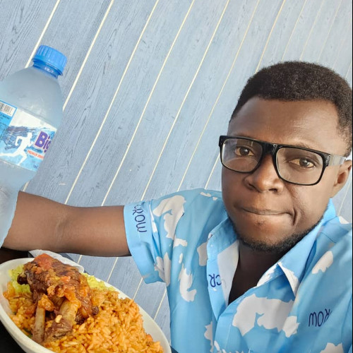 Omuni  E. profile photo