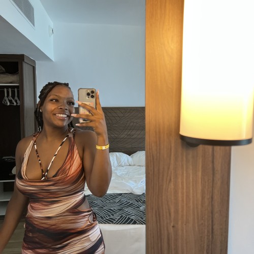 Tee R. profile photo