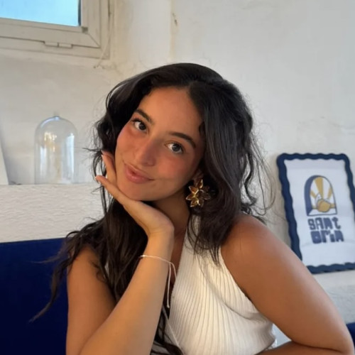 laura t. profile photo