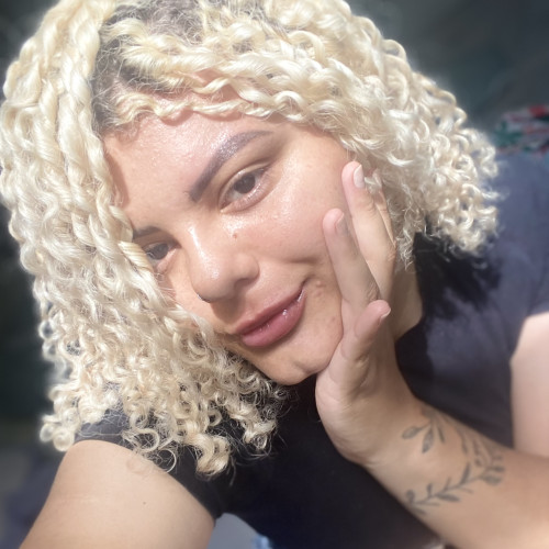 Adrielly  M. profile photo