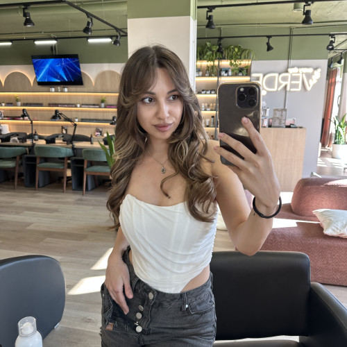 Eva  V. profile photo