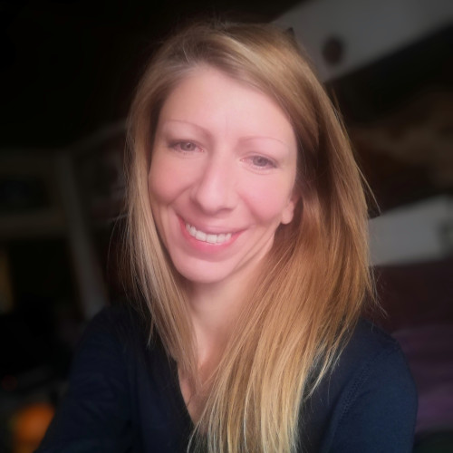 Aida R. profile photo