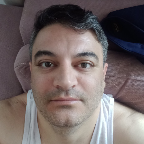  Younes R. profile photo