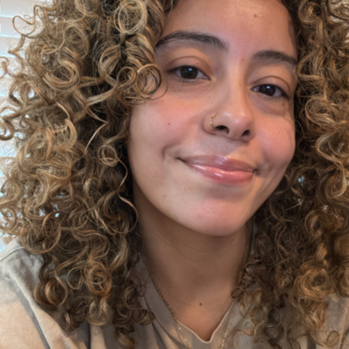 Mari M. profile photo