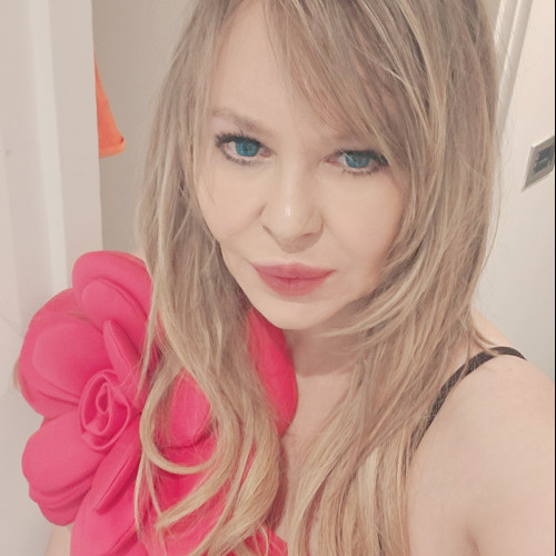 Veronika L.