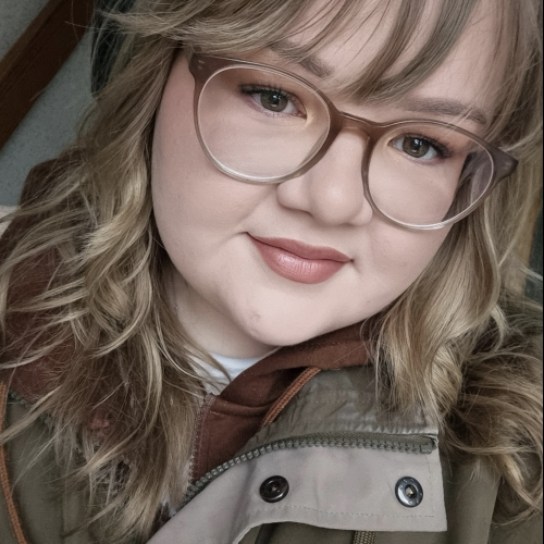 Leonie J.
