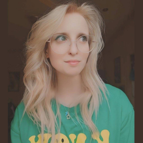Ellie N.