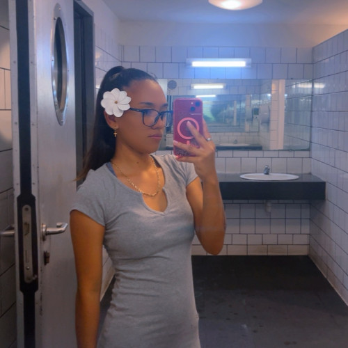 Mirabelle M.