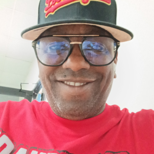 Miguel  l. profile photo