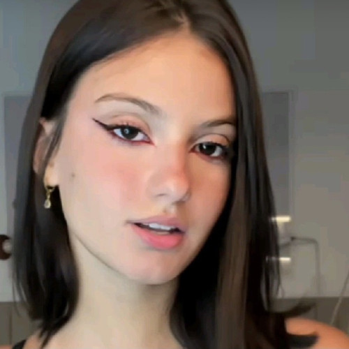 Lara M.