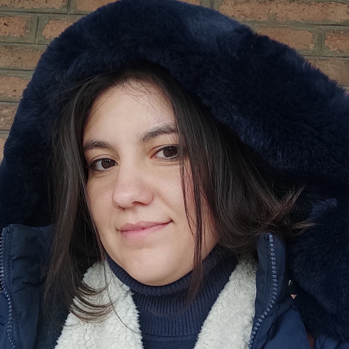 Nuria  R.