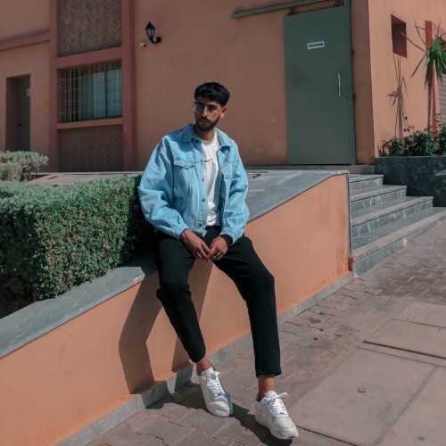 Younes b. profile photo