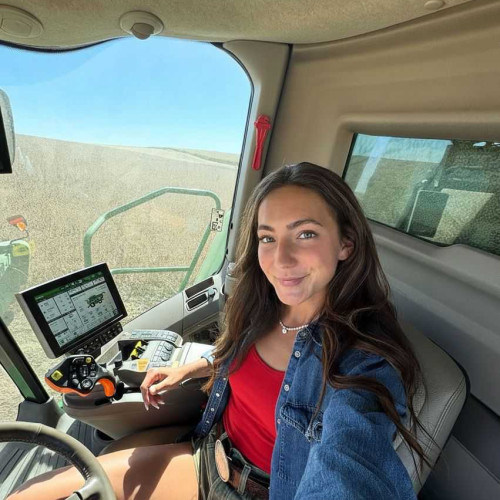 𝙋𝙧𝙤𝙨𝙥𝙚𝙧 𝙈. profile photo