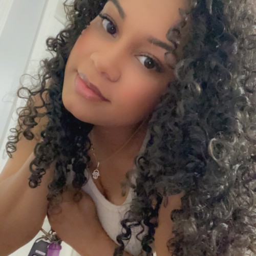 Leonela  M.