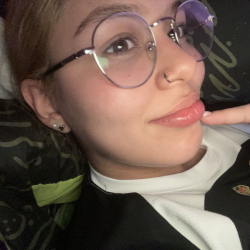 Iris M. profile photo
