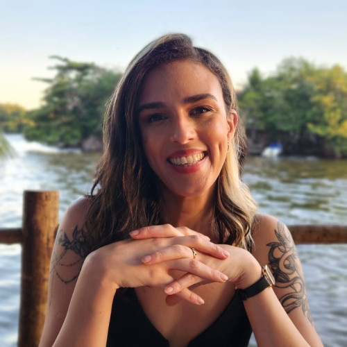 Larissa T.
