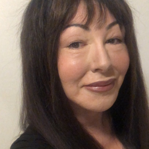 TellTess S. profile photo