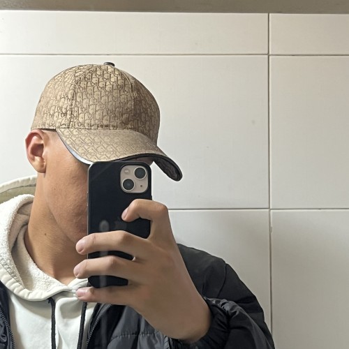 Oussama E.