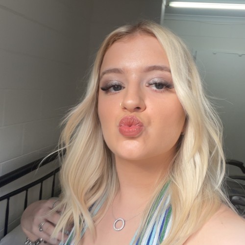 Elly B. profile photo